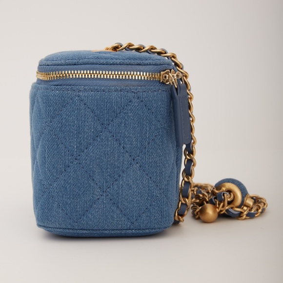 CHANEL BLUE DENIM MINI VANITY CASE CROSSBODY BAG (2021) - Picture 5 of 8